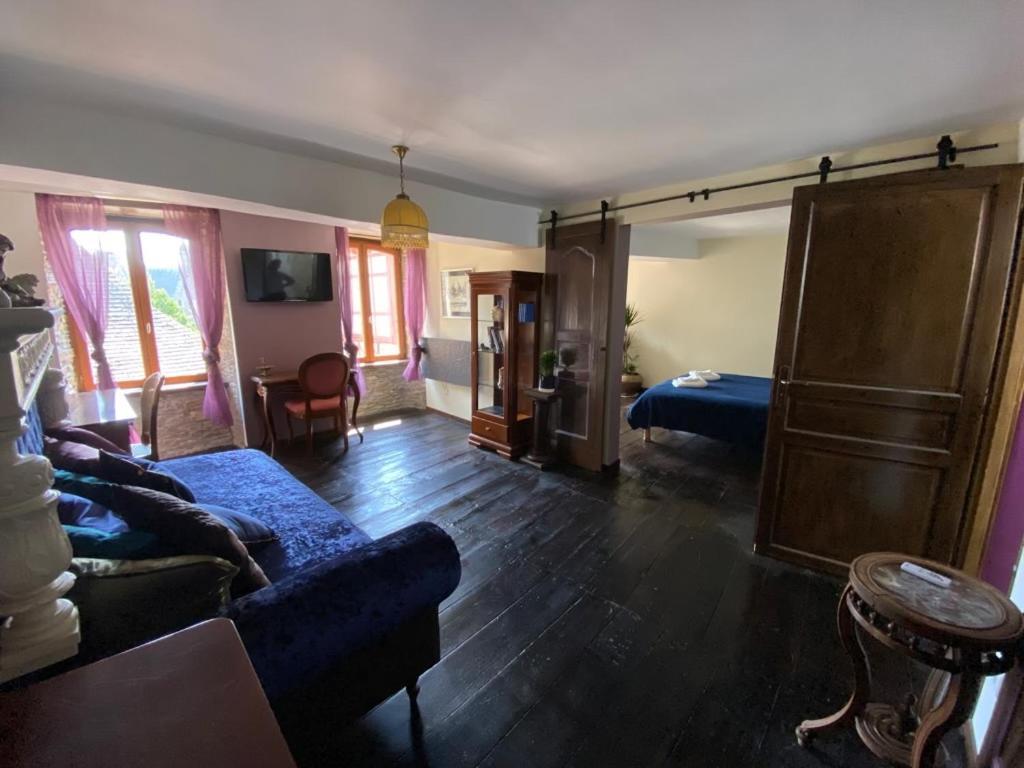 La Maison Du Paon- Josselin Aparthotel Exteriör bild