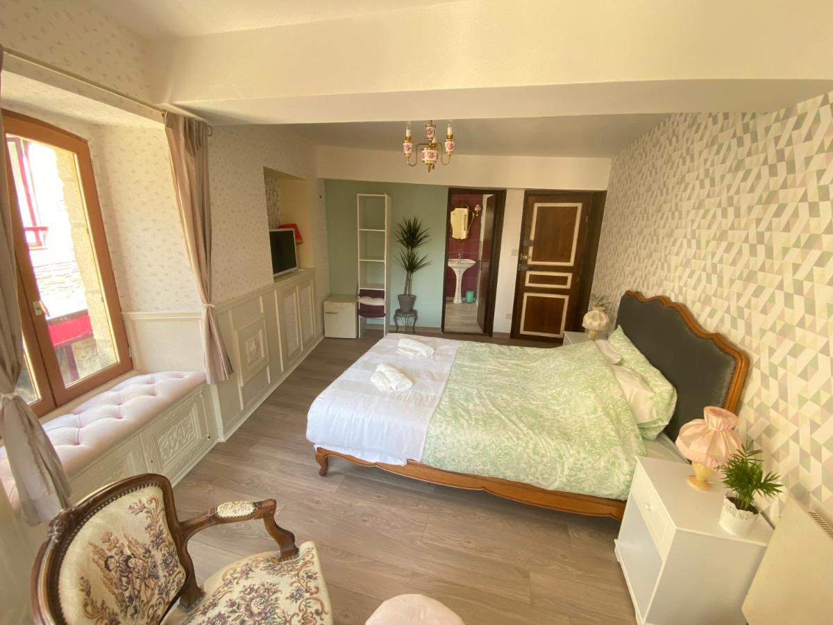 La Maison Du Paon- Josselin Aparthotel Exteriör bild